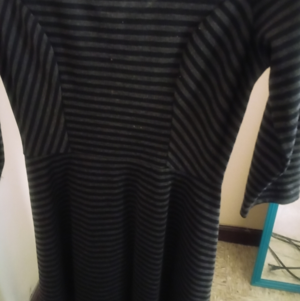 Dress - Picture 2 of 2